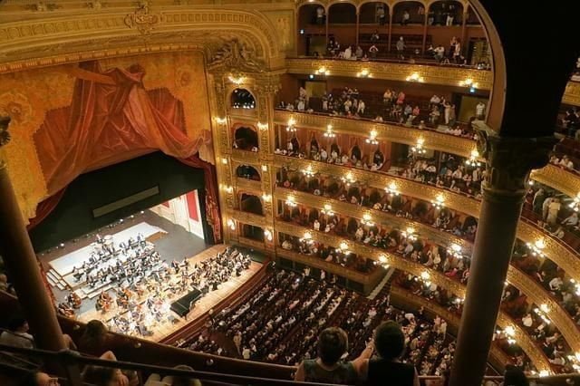 Registrato a Vienna il primo concerto lirico per colpi di tosse - Lercio