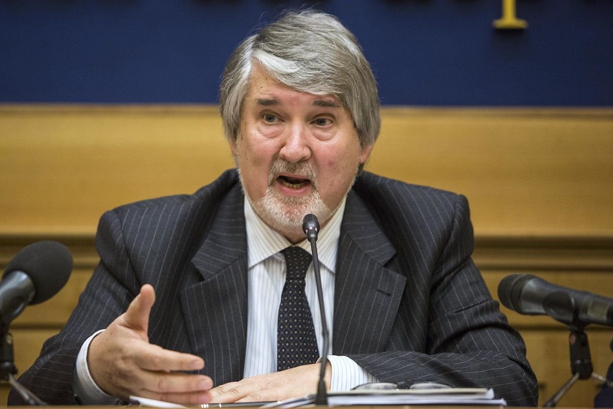 ll ministro Poletti: "Retribuire il lavoro effettuato è un concetto obsoleto" - Lercio