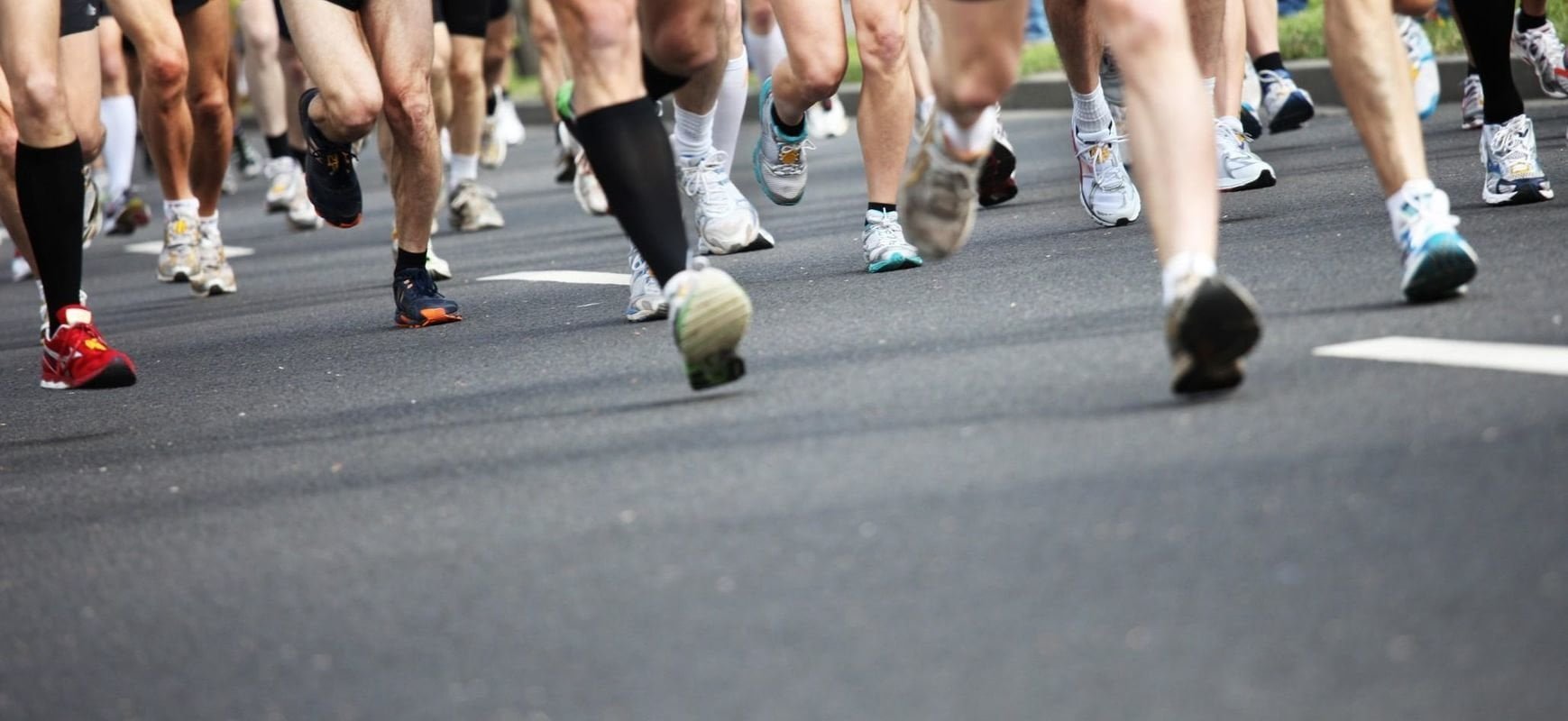 Maratona annuale di gemelli siamesi: vincono in due - Lercio