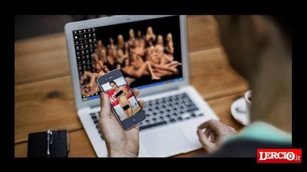 Mereghetti critico: "Troppi plagi nei film porno" - Lercio