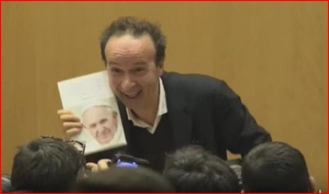 Addio a Roberto Benigni, stroncato da un male incurabile alla coerenza - Lercio