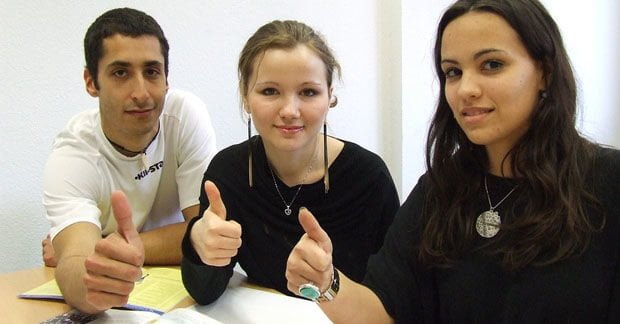 Startup romana lancia progetto innovativo: pagare gli stagisti - Lercio