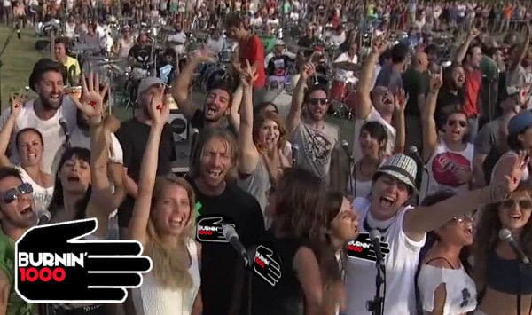 Cesena, 1000 fan si bucano le mani per far arrivare in città la salma di Padre Pio - Lercio