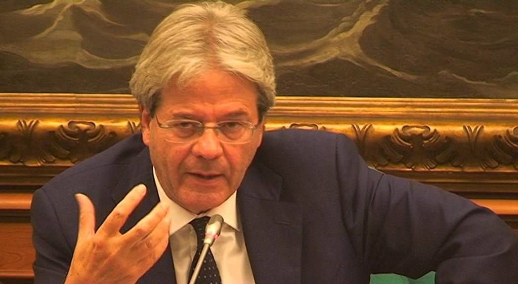 Gentiloni all’Egitto: “Non ci accontentiamo di verità presunte, non è mica Ustica" - Lercio