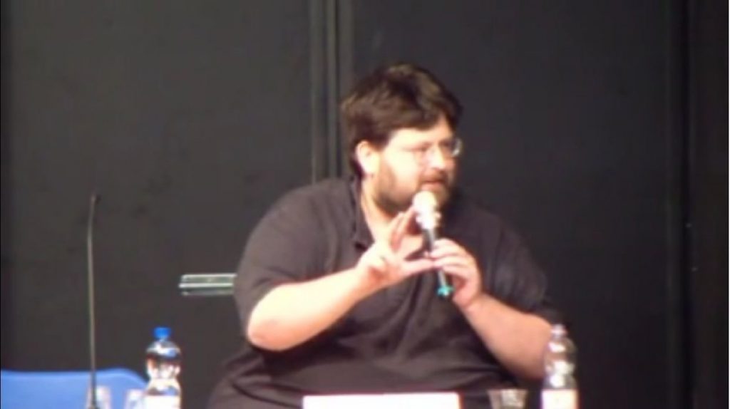 Adinolfi contro l'intelligenza: "Rende atei" - Lercio