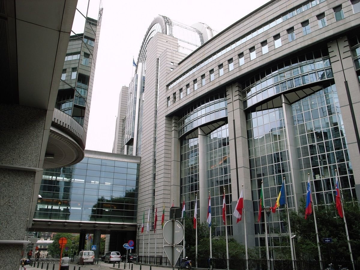 Bruxelles, per motivi di sicurezza Parlamento Europeo spostato a Gaza - Lercio