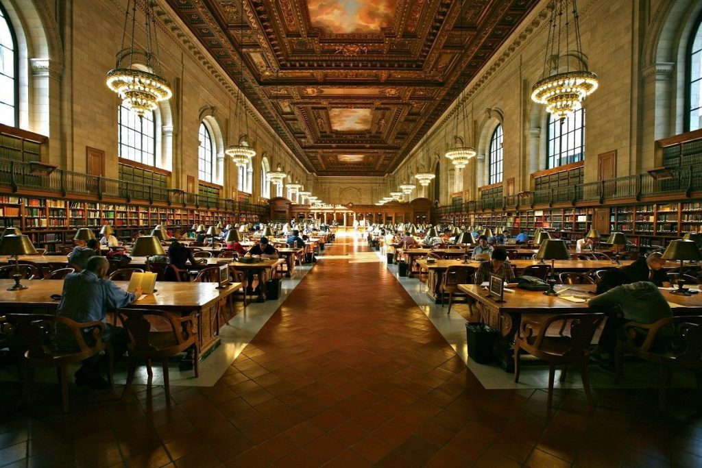 Stati Uniti, killer educato fa strage in biblioteca usando il silenziatore - Lercio