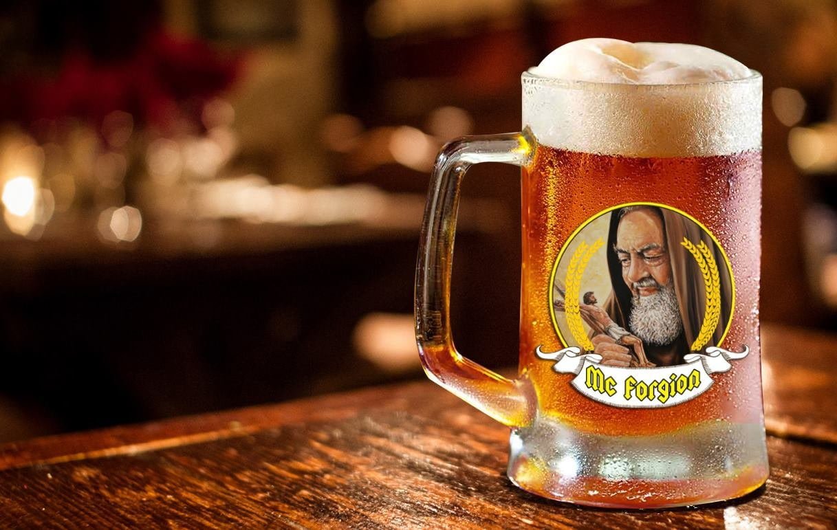 "Siamo gli unici a non saper fare una cazzo di birra!" Frati di Padre Pio acquistano la Heineken - Lercio