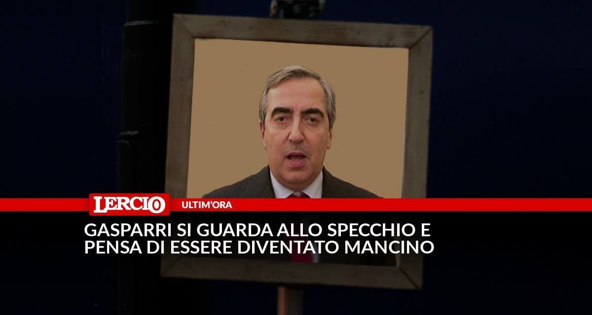 Gasparri si guarda allo specchio e pensa di essere diventato mancino - Lercio