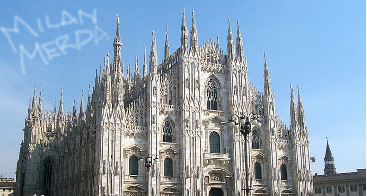 Pilota si mette in proprio e diventa milionario scrivendo dediche in cielo con le scie chimiche - Lercio