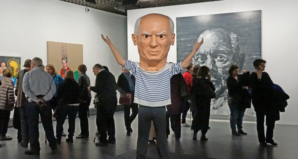 Procurata per la prima volta eutanasia a un'opera di Maurizio Cattelan - Lercio