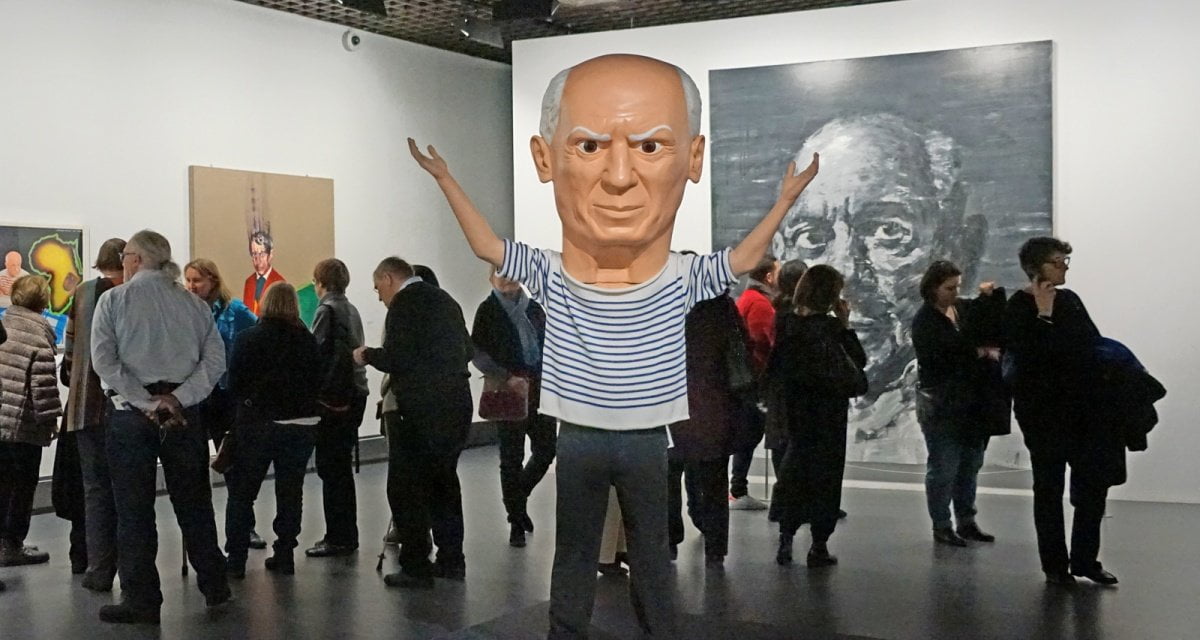 Procurata per la prima volta eutanasia a un'opera di Maurizio Cattelan - Lercio