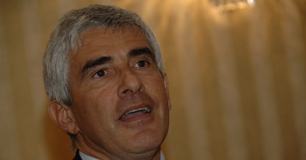 Scienziato scopre che dopo la morte c'è Pierferdinando Casini - Lercio