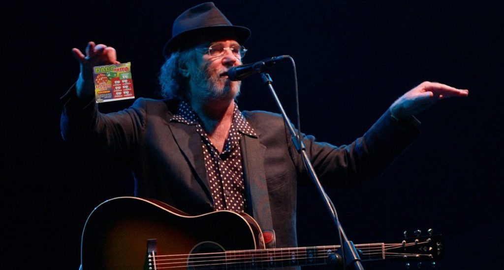 De Gregori vince 50 euro al Gratta e Vinci ma non va a ritirare il premio - Lercio