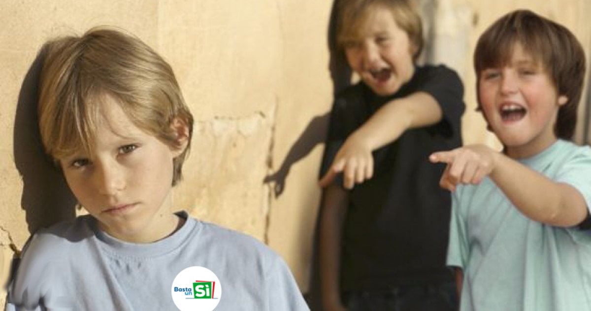 Referendum, bambino sostenitore del SÌ vittima di bullismo da parte di compagni a favore del NO - Lercio