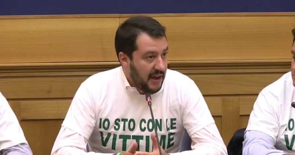 Salvini tenta di andare a complimentarsi con Trump ma viene respinto alla frontiera - Lercio
