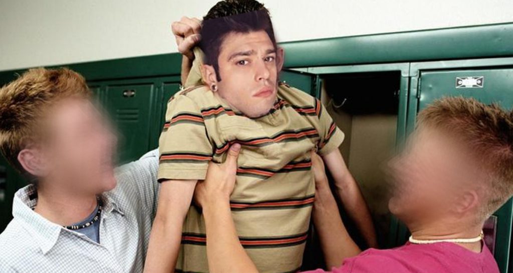 Fedez esce di casa senza JAx e gli rubano la merenda - Lercio