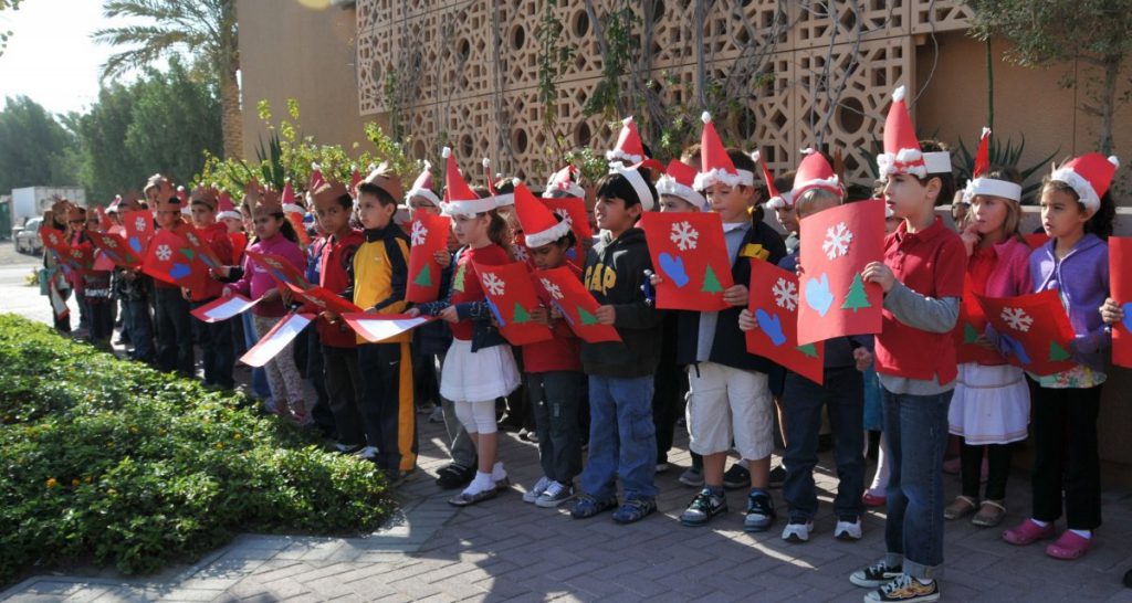 "La poesia sulla pace deve leggerla mio figlio!". Recita natalizia finisce in rissa - Lercio