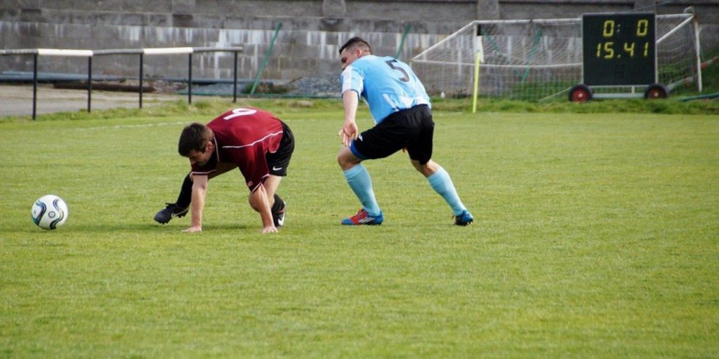 Patito di calcio fa nascere il figlio in Liechtenstein per essere sicuro che giochi in nazionale - Lercio