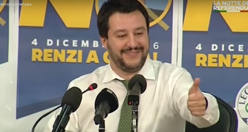 Referendum costituzionale, Salvini esulta: "Abbiamo salvato questa carta da culo" - Lercio