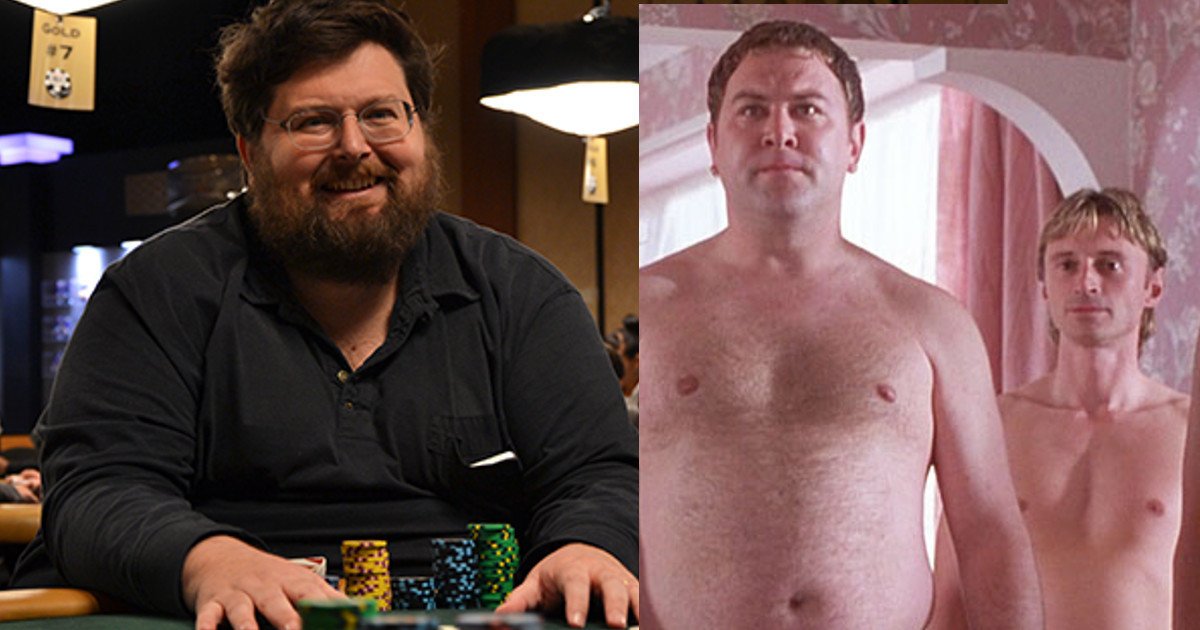 Adinolfi gioca a strip poker e gli amici lo fanno vincere - Lercio