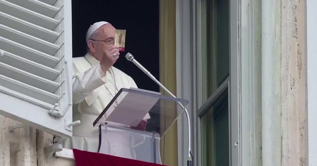 Angelus del papa a Roma avvertito anche ad Amatrice - Lercio