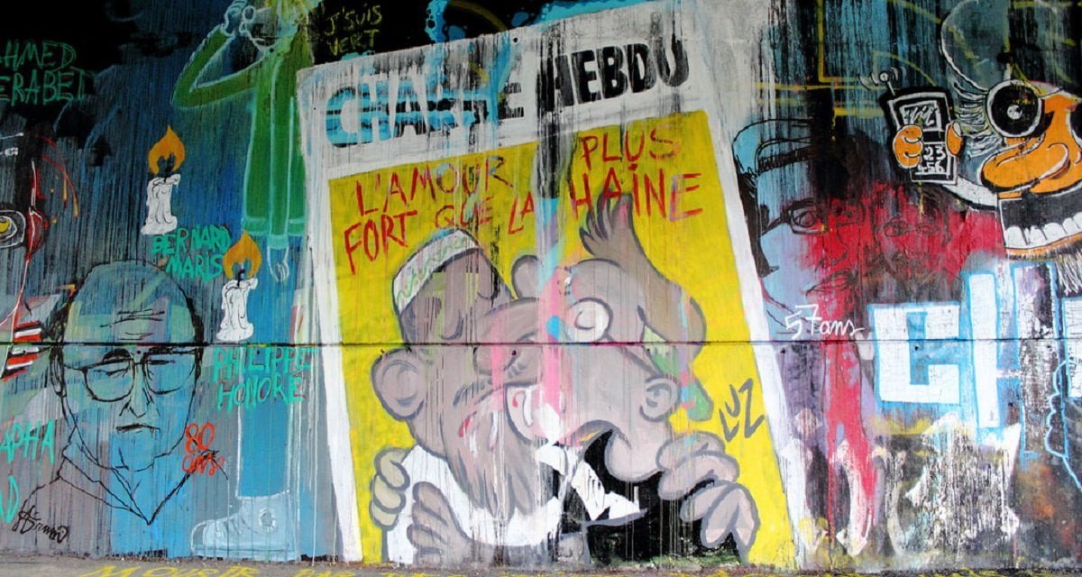 Charlie Hebdo si trasferisce in Italia: "In Francia non ci cagava nessuno" - Lercio