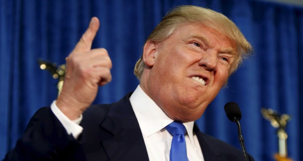 Donald Trump: "Dopo il muro con il Messico, costruiremo un labirinto con il Canada" - Lercio