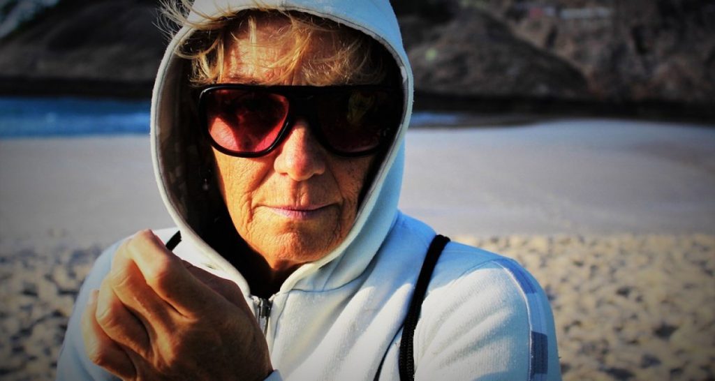 Novantenne si fa il bidè a Lourdes e le ritorna il ciclo - Lercio