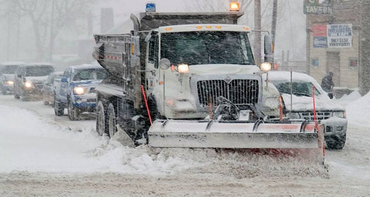 Operaio iperteso si rifiuta di guidare mezzi spargisale - Lercio
