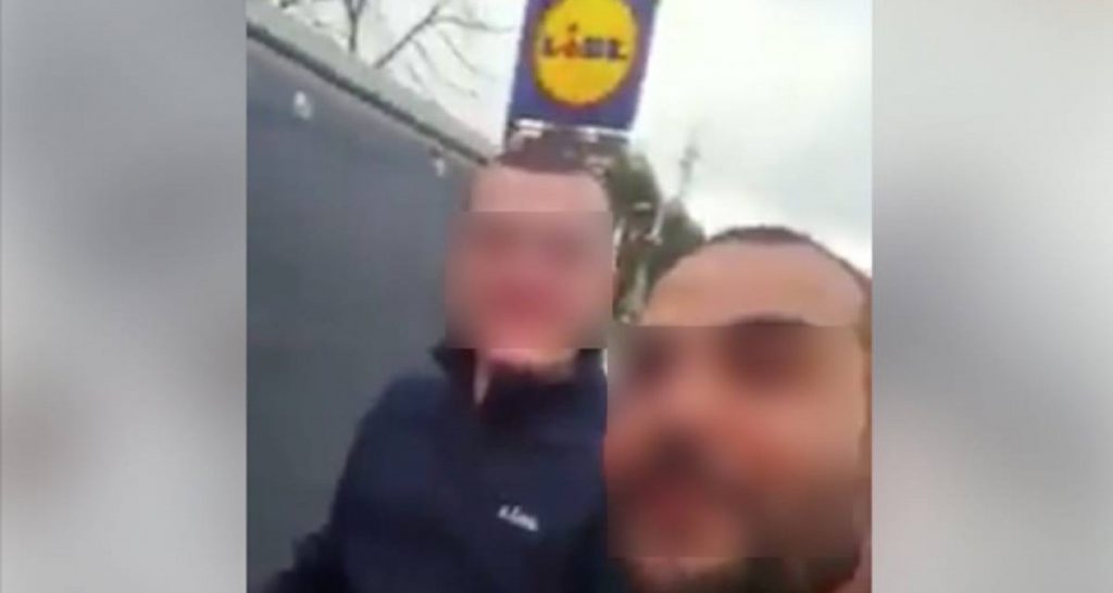 Caso Follonica, la Lidl punisce i due dipendenti: “Continueranno a lavorare per noi” - Lercio