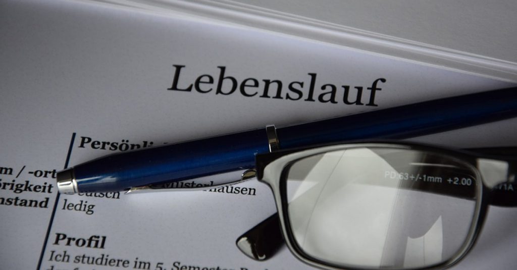 Curriculum: è stimata nel 2020 l'estinzione dell'ultimo dipendente con esperienza - Lercio