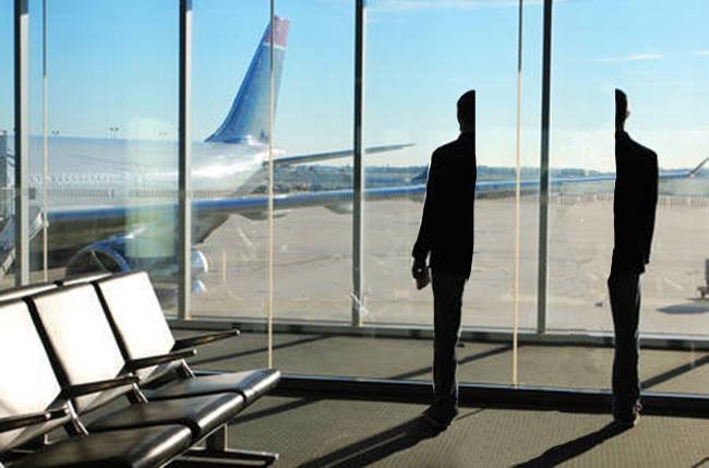 Immigrati. Anglo-iraniano cerca di entrare in Usa: polizia lo sega in due e ne fa passare solo metà - Lercio