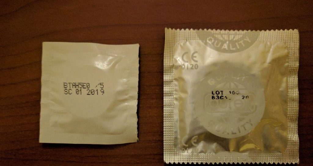 Moglie di Gasparri rivela: "Rimasi incinta quando Maurizio scambiò l'aspirina per un profilattico" - Lercio