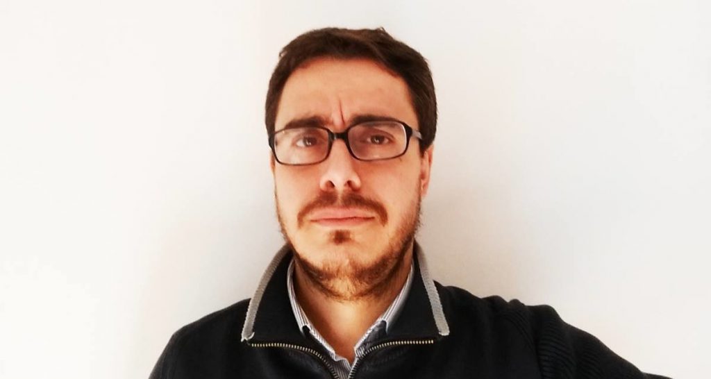 Uomo di 38 anni si fa una foto al giorno per un giorno. Il risultato è sconvolgente - Lercio