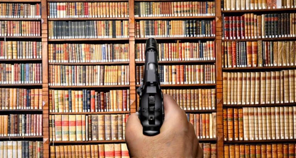Legittima difesa: Salvini spara a una biblioteca - Lercio