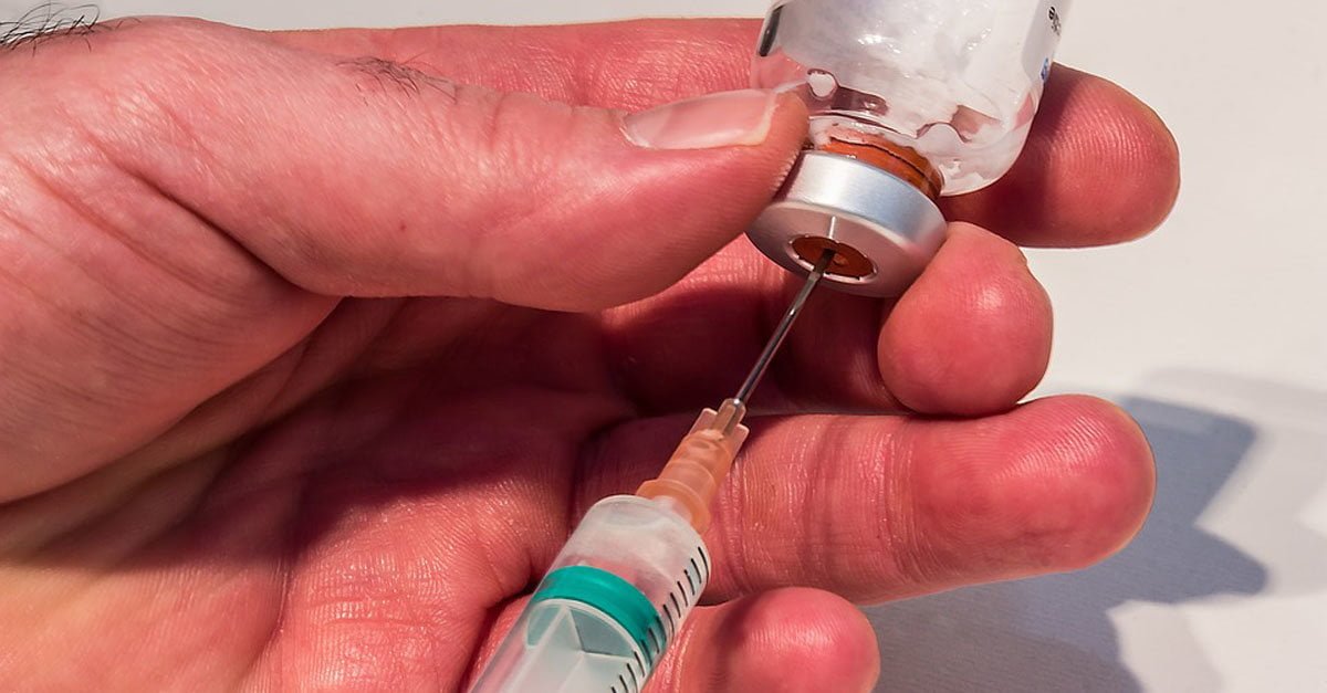 Roma, rapina donne al parco minacciando i loro figli con una siringa di vaccino esavalente - Lercio