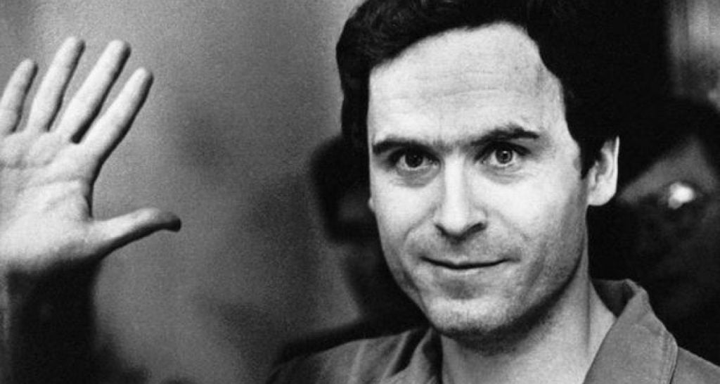 Serial Killer si scorda di salutare i vicini e viene arrestato prima del delitto - Lercio