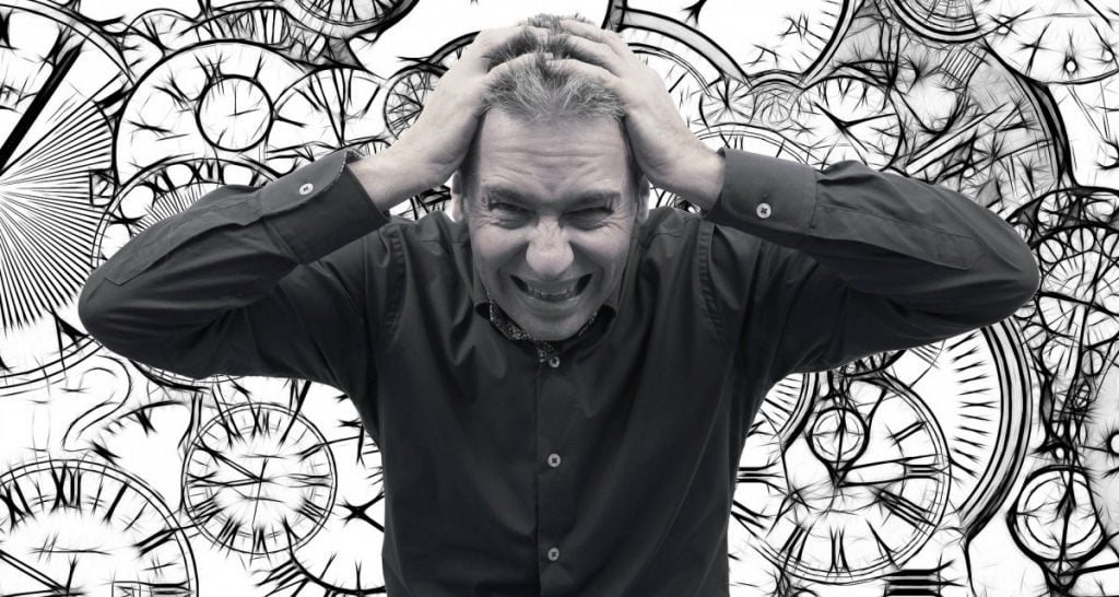 Cassazione: "Lecito dare una testata a chi vi parla con voce squillante alle 6 del mattino" - Lercio