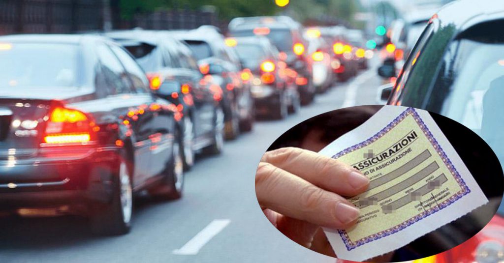 Napoli, emergenza smog: le auto gireranno ad assicurazioni alterne - Lercio