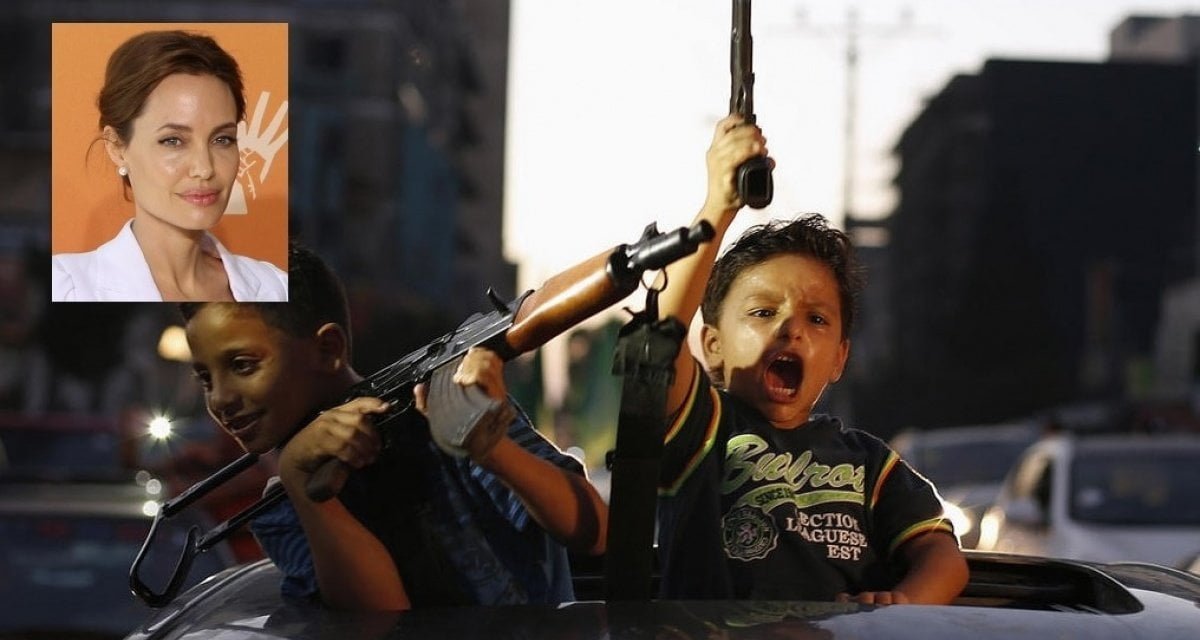 Angelina Jolie adotta una baby gang - Lercio