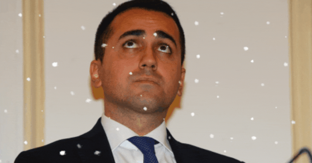 Di Maio: “Esco solo in giacca anche d’inverno perché ho restituito il 50% del mio guardaroba” - Lercio