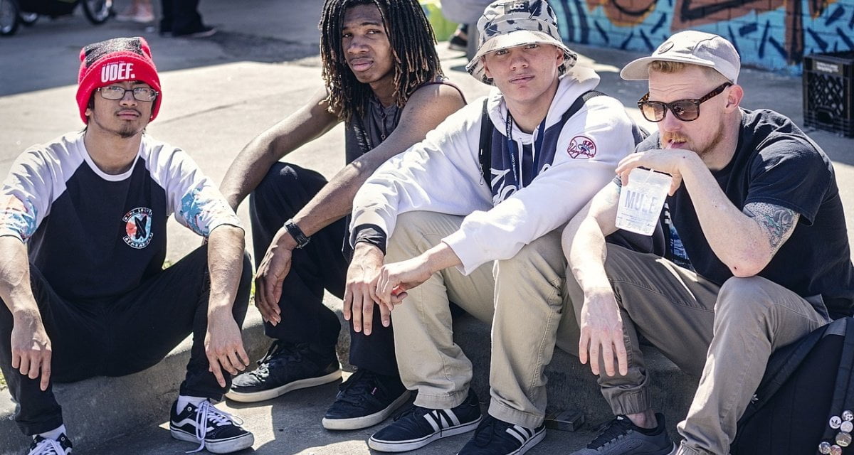 Napoli, baby gang occupa un condominio: “Influenzati da 'Un posto al Sole'” - Lercio