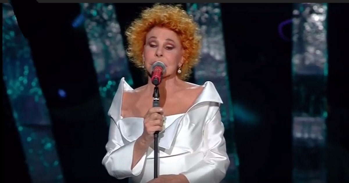 Sanremo. Non si accorge che è viva, necrofilo fa sesso con Ornella Vanoni - Lercio