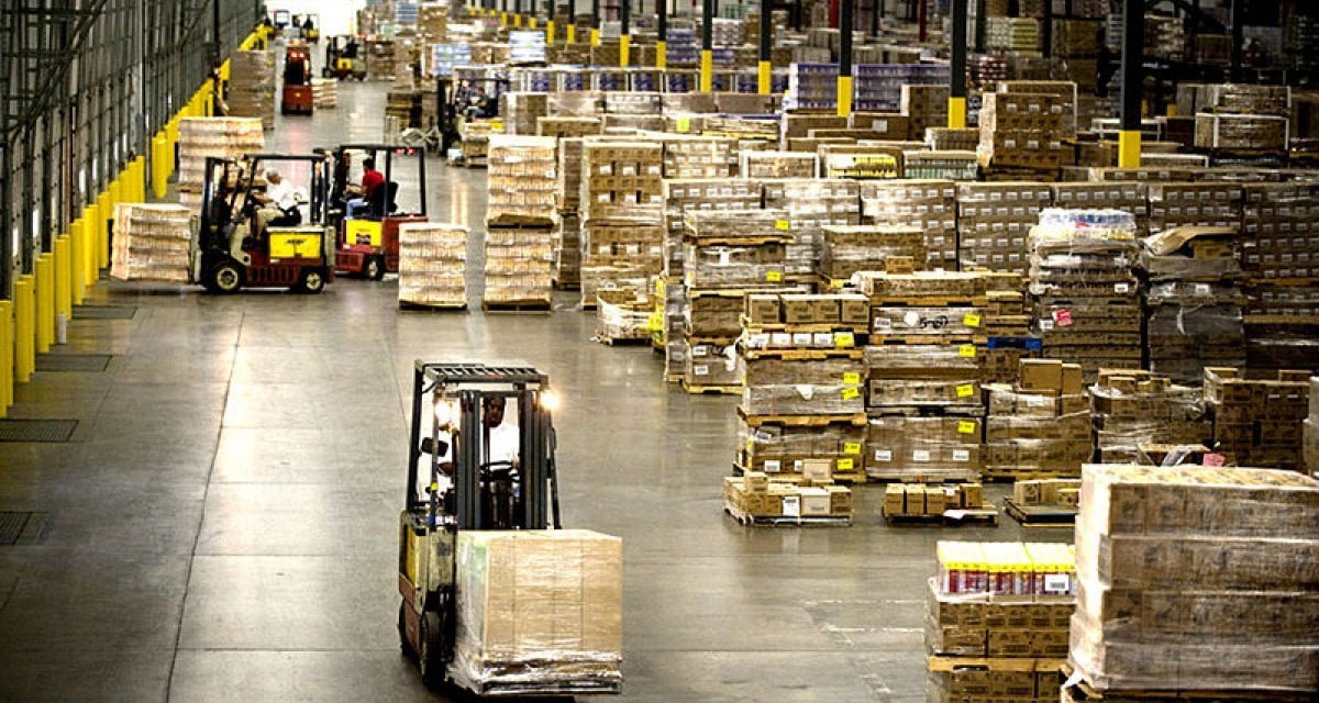 Amazon fa correre i dipendenti in senso opposto alla rotazione terrestre per allungare giornata lavorativa - Lercio