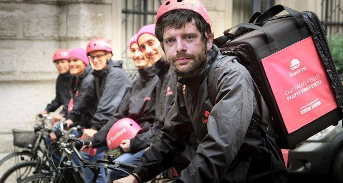 Elezioni. Pippo Civati invia il curriculum per lavorare come fattorino Foodora - Lercio