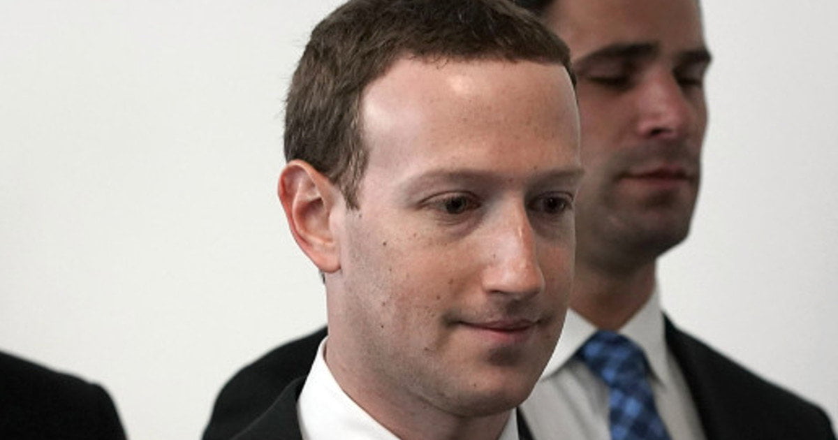 Facebook, Mark Zuckerberg rimuove i senatori USA dagli amici - Lercio