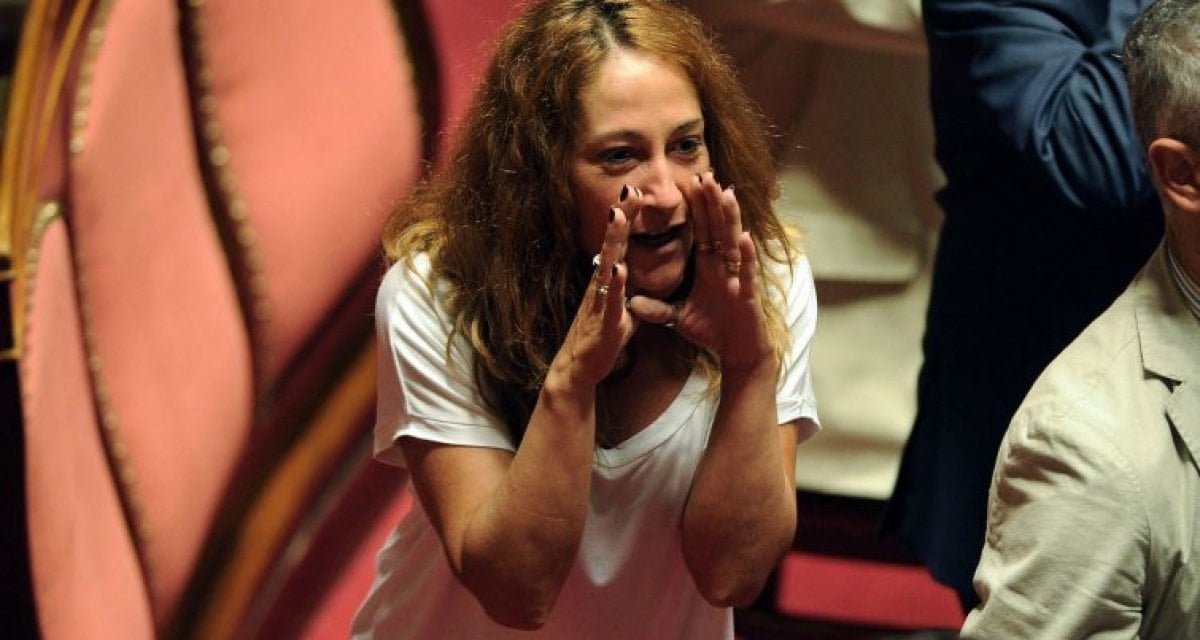 Palazzo Madama, Taverna interroga i senatori: "'Ndo sta er cesso?" - Lercio