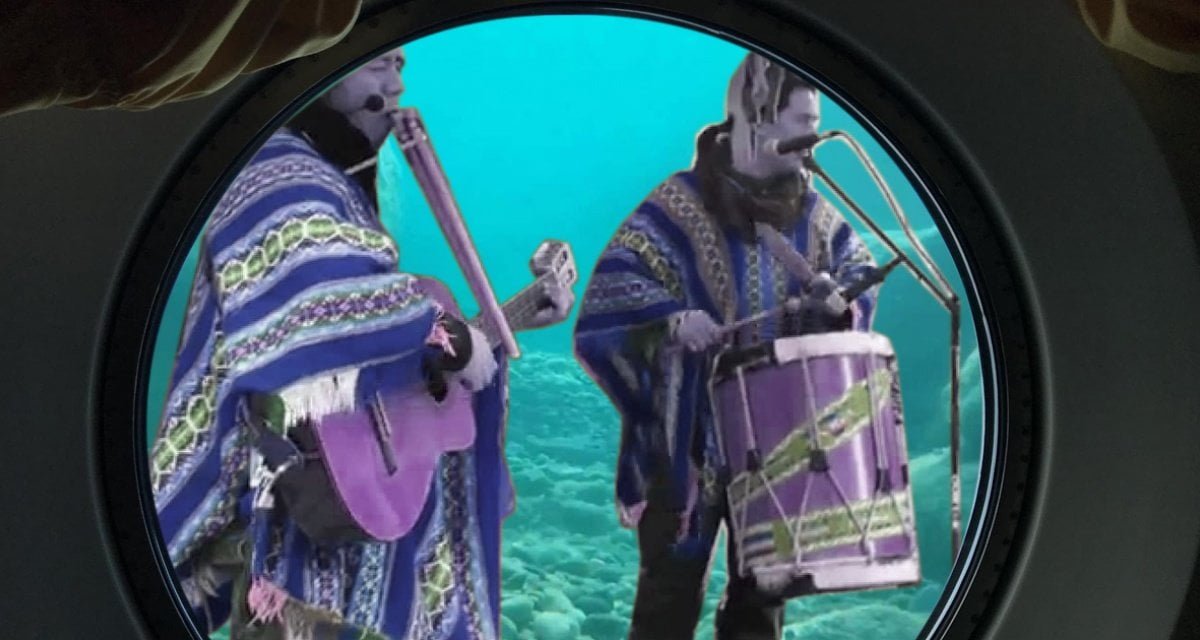 Sommergibile raggiunge fondo della Fossa delle Marianne e incontra dei suonatori di flauto peruviani - Lercio