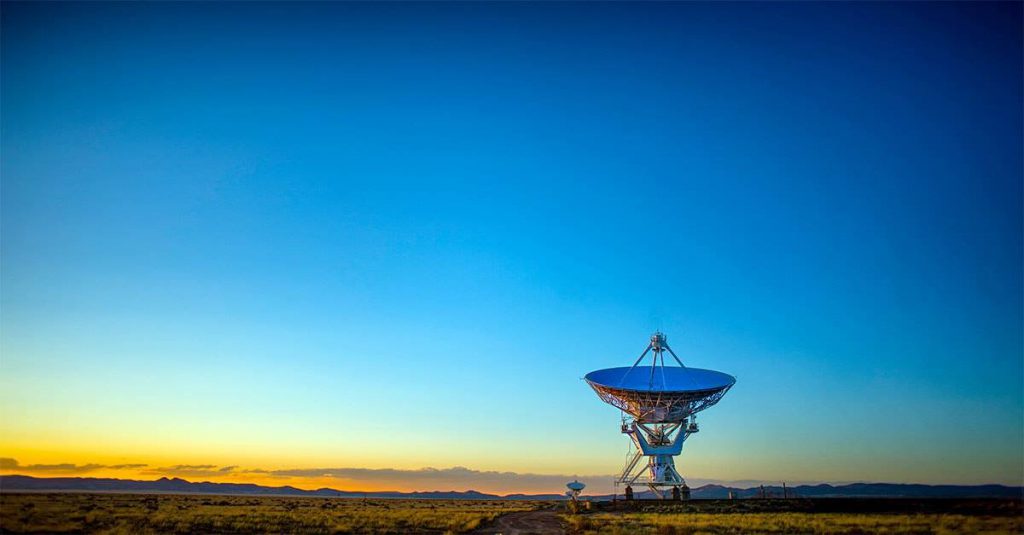 Agenzia Spaziale Europea capta messaggio alieno: “Veniamo a dare un governo decente all'Italia” - Lercio